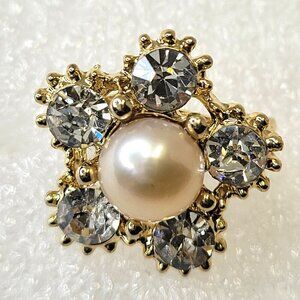 Mini Pearl Brooch in a Gold Tone